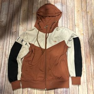 Fashion hoodie well made EUC great zippered pockets inside and out thumb holes